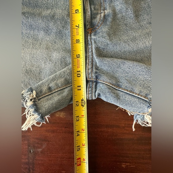 Universal Thread 90s Baggy Distressed Denim Shorts Women’s Size 4 - Picture 7 of 8
